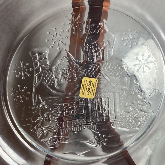 4 NWT Arcoroc France Glass Holiday 7.5" Plates Welcome Home Christmas House - Picture 3 of 3